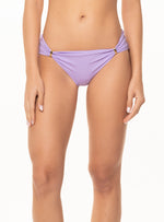 Panty Cheeky levanta cola con Sliders dorados. 3674 lavanda