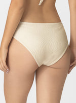 PANTY MEDIO ALTO EN TELA TIPO RIB CON DESTELLOS DORADOS 3747 MARFIL