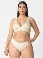 PANTY MEDIO ALTO EN TELA TIPO RIB CON DESTELLOS DORADOS 3747 MARFIL