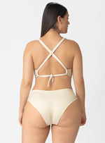 PANTY MEDIO ALTO EN TELA TIPO RIB CON DESTELLOS DORADOS 3747 MARFIL