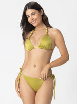 TOP TRIÁNGULO CON ESFERAS Y CHAQUIRAS 7124 PISTACHO