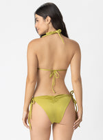 TOP TRIÁNGULO CON ESFERAS Y CHAQUIRAS 7124 PISTACHO