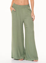 Pantalon con pretina resortada en tela viscosa 8057 verde