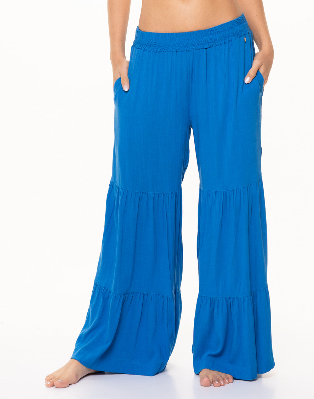 Pantalon enresortado en pretina con 2 bolsillos en tela viscosa 8061 azul