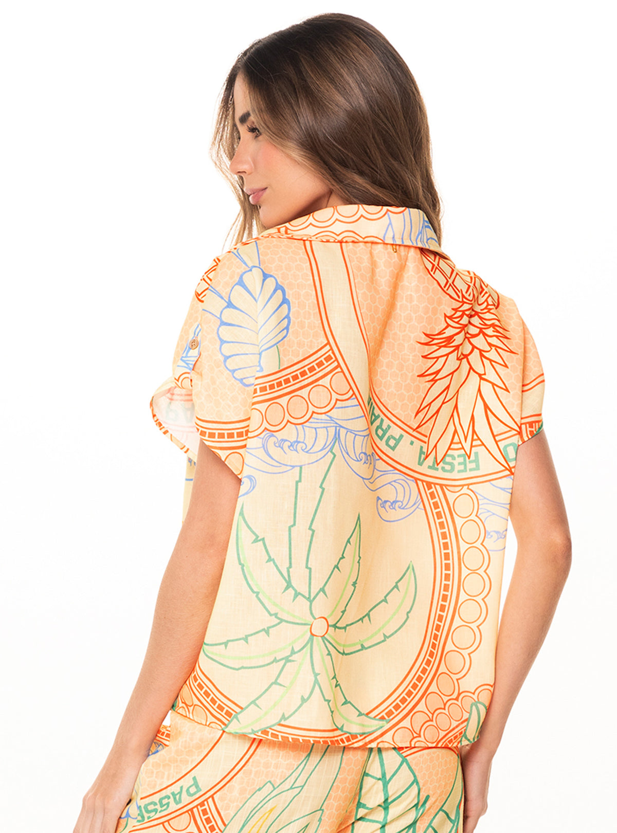 Camisa Con Charreteras y perilla con botones en tela lino 8065 Praia