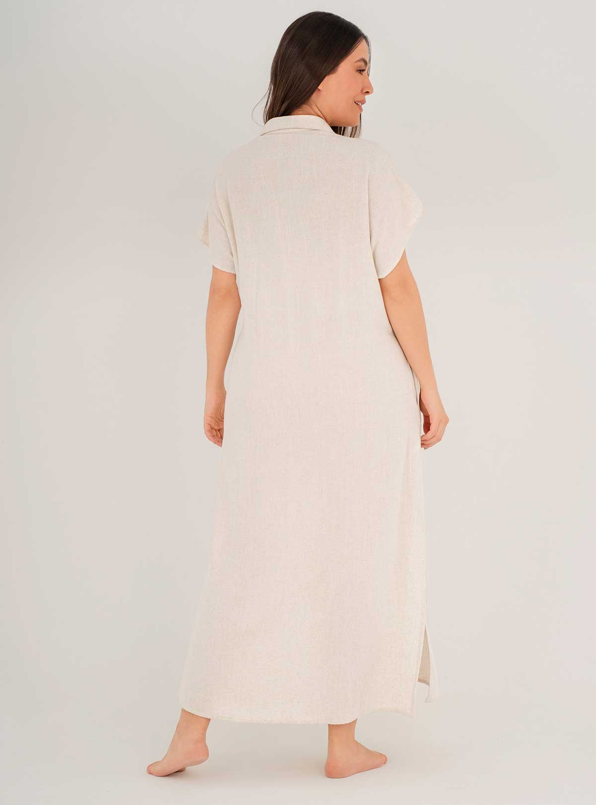 Vestido Largo con 2 bolsillos y perilla con botones dorados en tela viscosa 8090 marfil