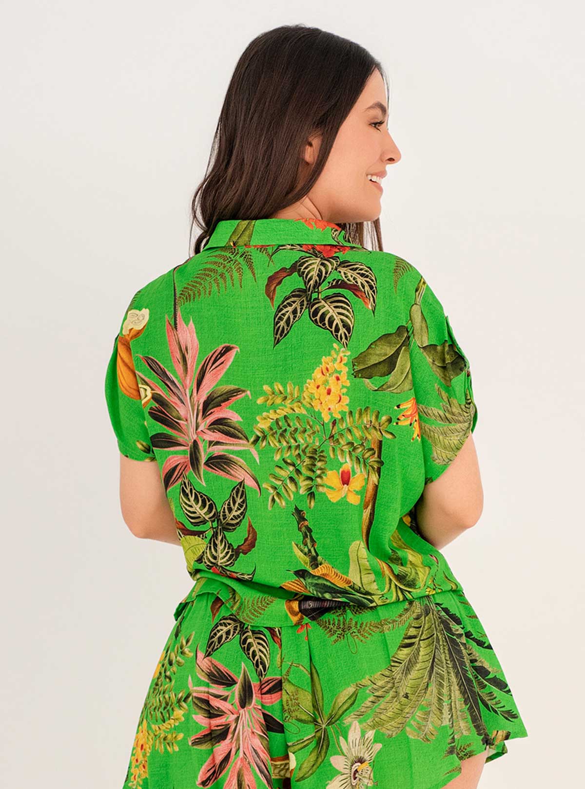 Camisa Manga Corta en pretina con botones dorados en rayon viscosa 8119