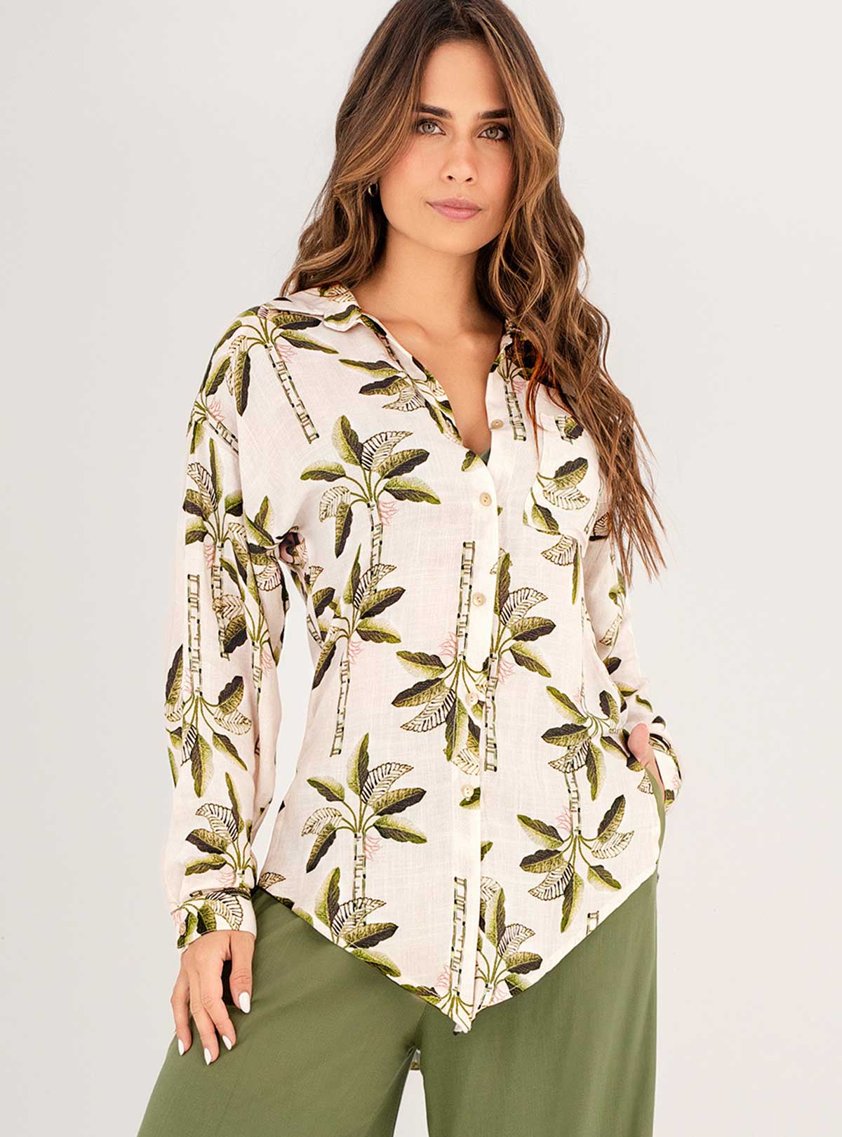 Camisa Manga Larga con pretina y botones dorados en tela viscosa 8135