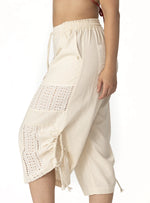 SHORT CON BOLSILLOS EN LINO SEMILLA 8189