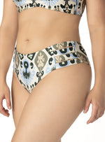 PANTY ALTO CON CORTES LATERALES ESTAMPADO CIARA 3761