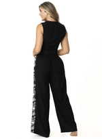 PANTALÓN EN ALGODÓN NEGRO CON DETALLE BORDADO EN LATERALES. 8211