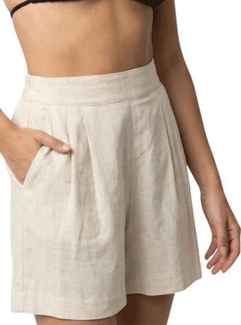 BERMUDA CON BOLSILLOS LATERALES EN LINO SEMILLA 8349