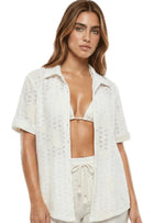 CAMISA MANGA CORTA EN OJALILLO BORDADO CRUDO 8273