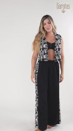 PANTALÓN EN ALGODÓN NEGRO CON DETALLE BORDADO EN LATERALES. 8211